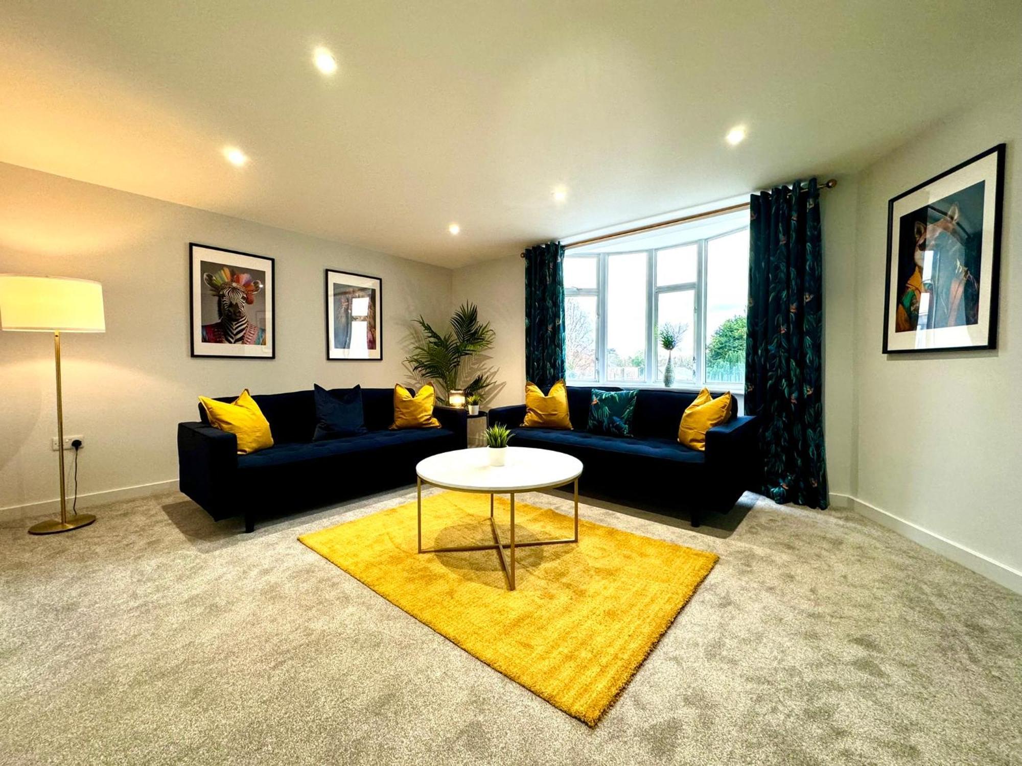 Amazing Large 3 Bedroom Apartment - Sleeps 8! 伯恩茅斯 外观 照片