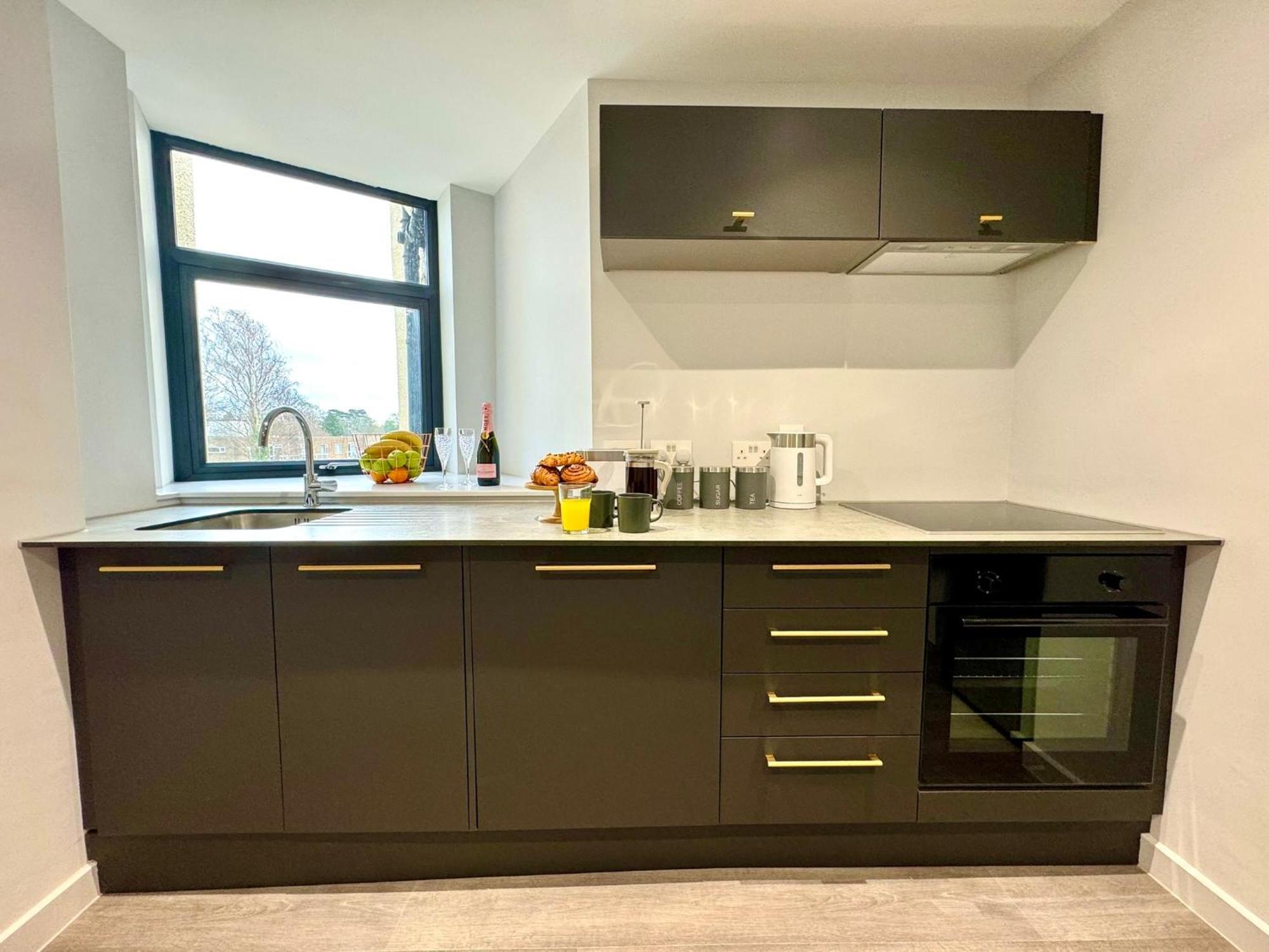 Amazing Large 3 Bedroom Apartment - Sleeps 8! 伯恩茅斯 外观 照片