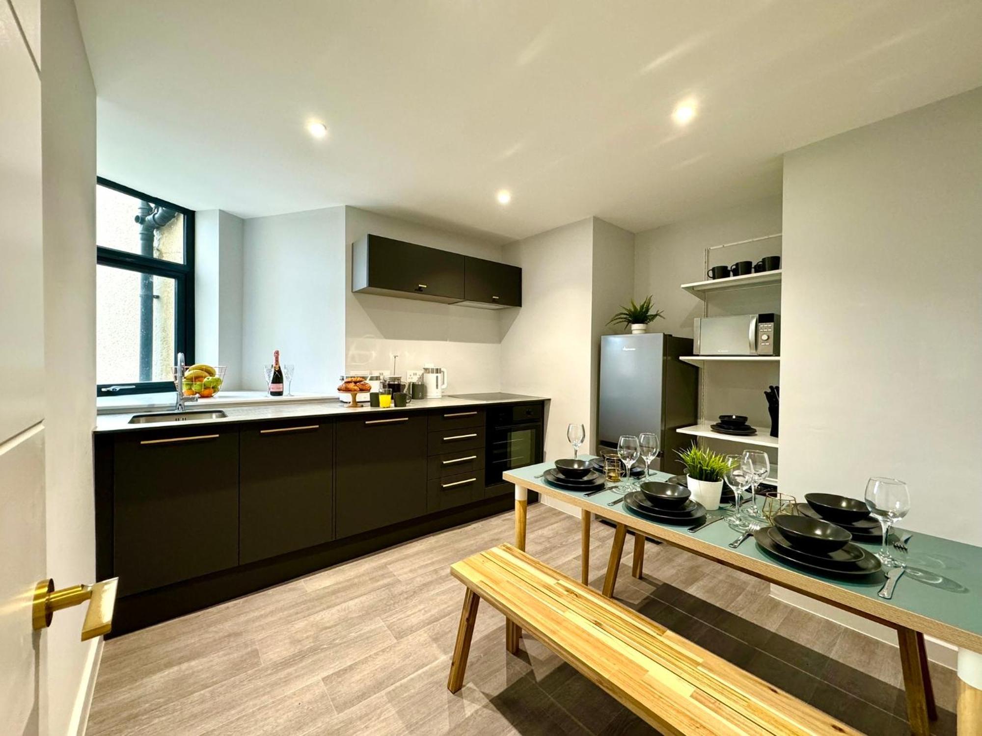 Amazing Large 3 Bedroom Apartment - Sleeps 8! 伯恩茅斯 外观 照片